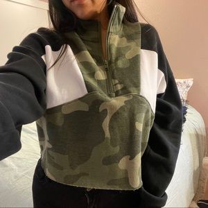 Hollister Crop 1/4 zip sweater